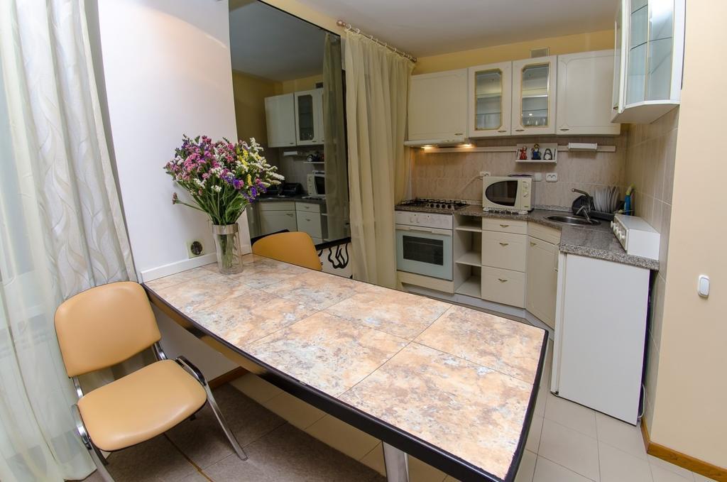 Apartment Triokhsviatytelskaya Street 3 Kyjev Exteriér fotografie